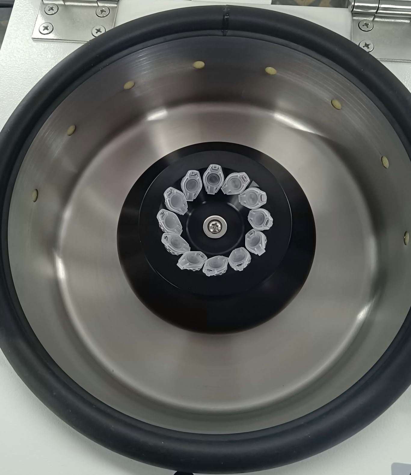 High Speed Centrifuge (2) High Speed Centrifuge (2)
