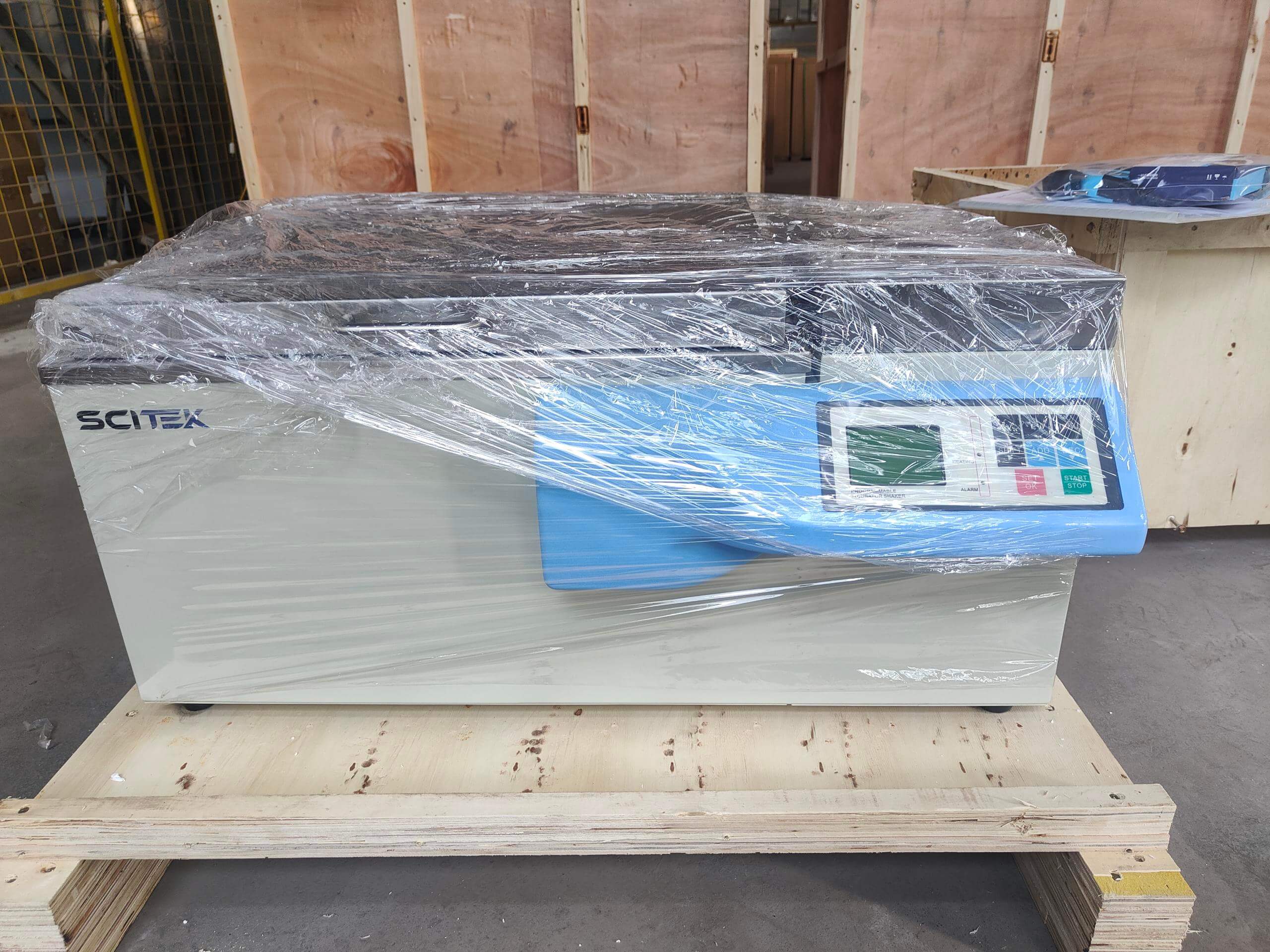 Thermostatic Shaking Water Bath