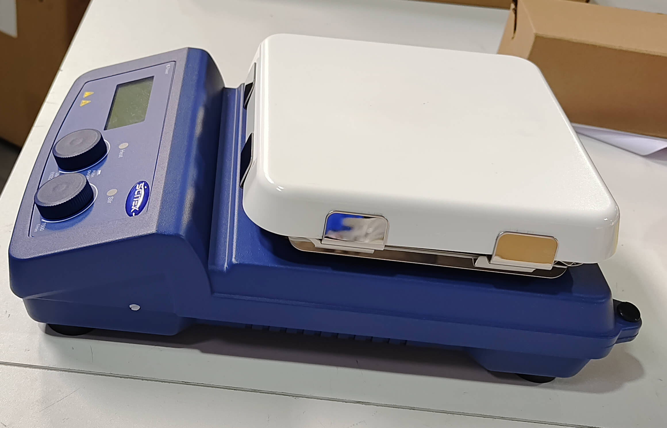 Hotplate Magnetic Stirrer