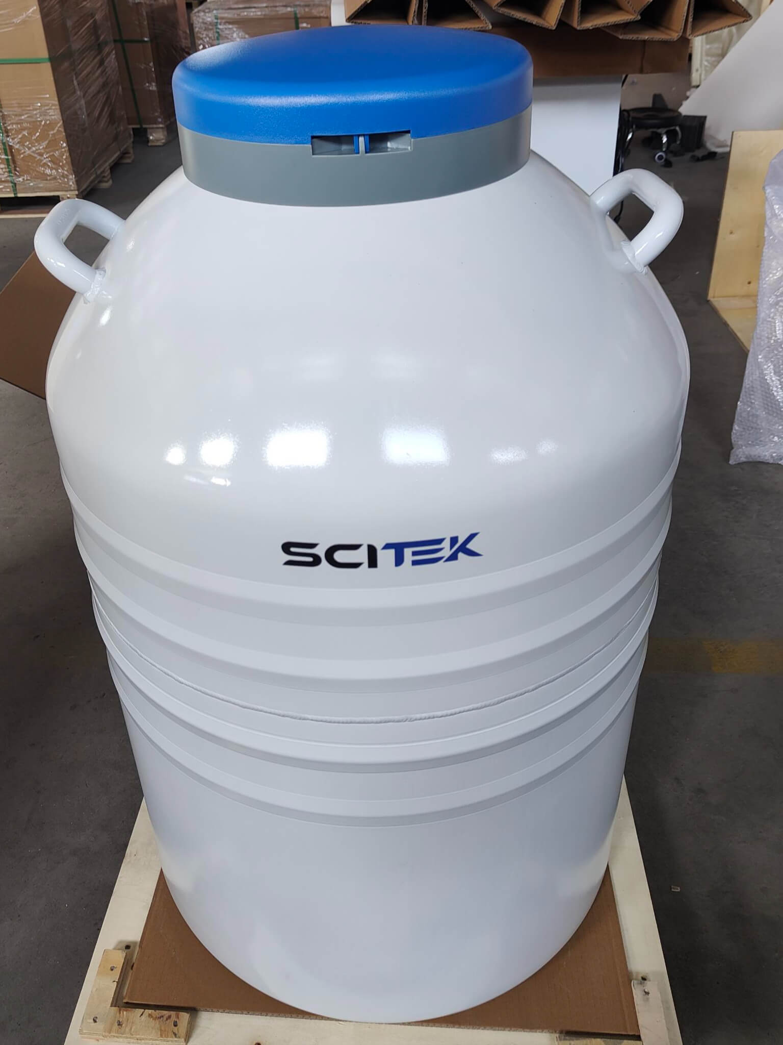Laboratory Liquid Nitrogen Tank