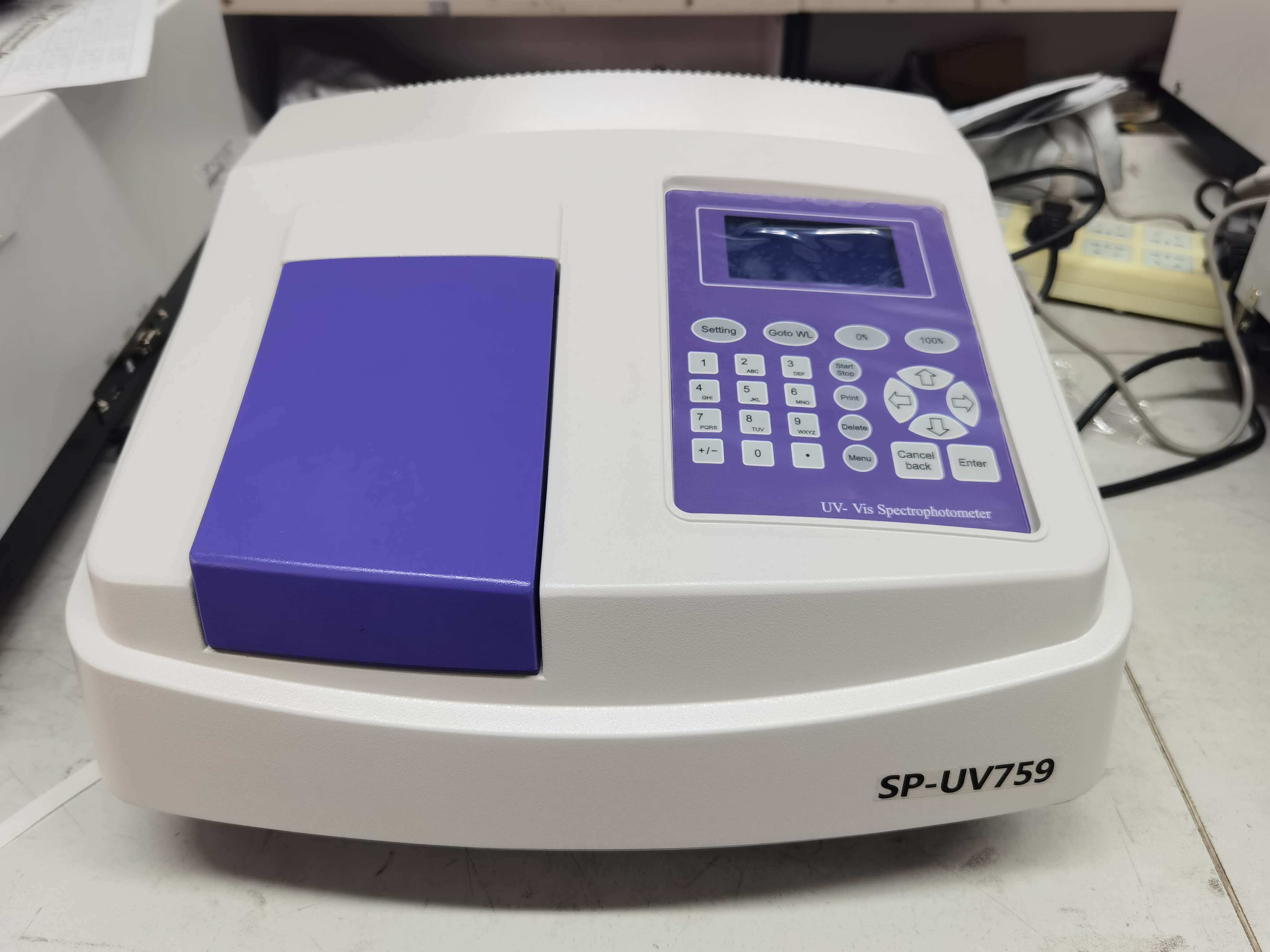 UV Vis Spectrophotometer With Automatic Cuvette - Scitek