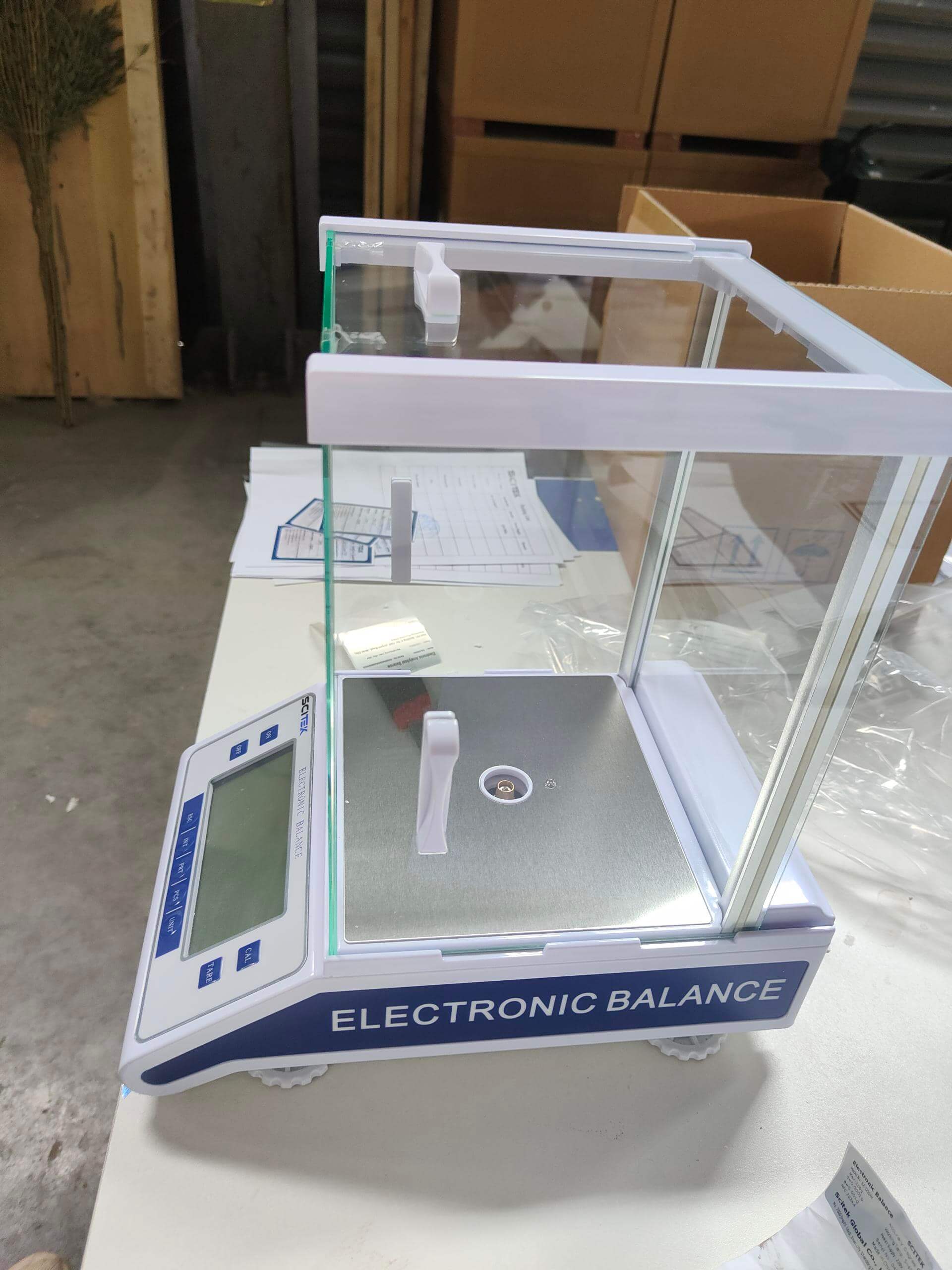 analytical weighing balance