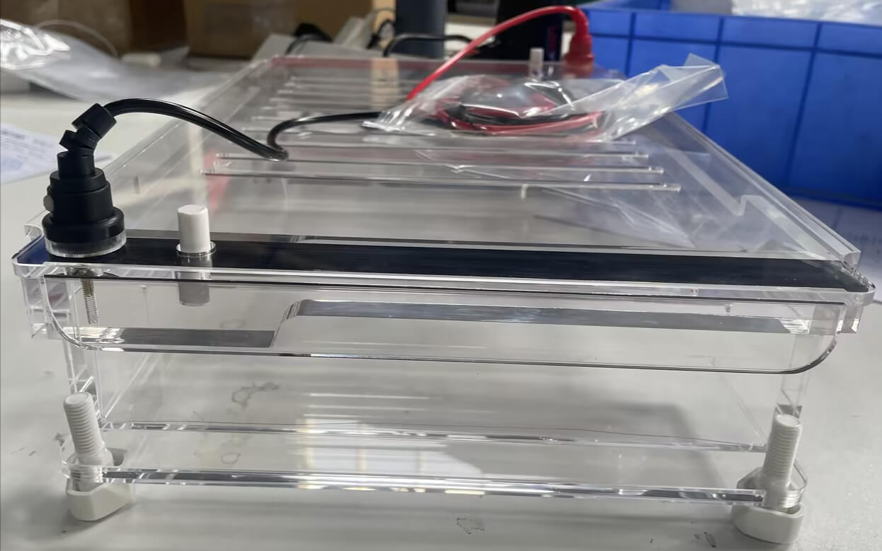 Horizontal Electrophoresis Tank