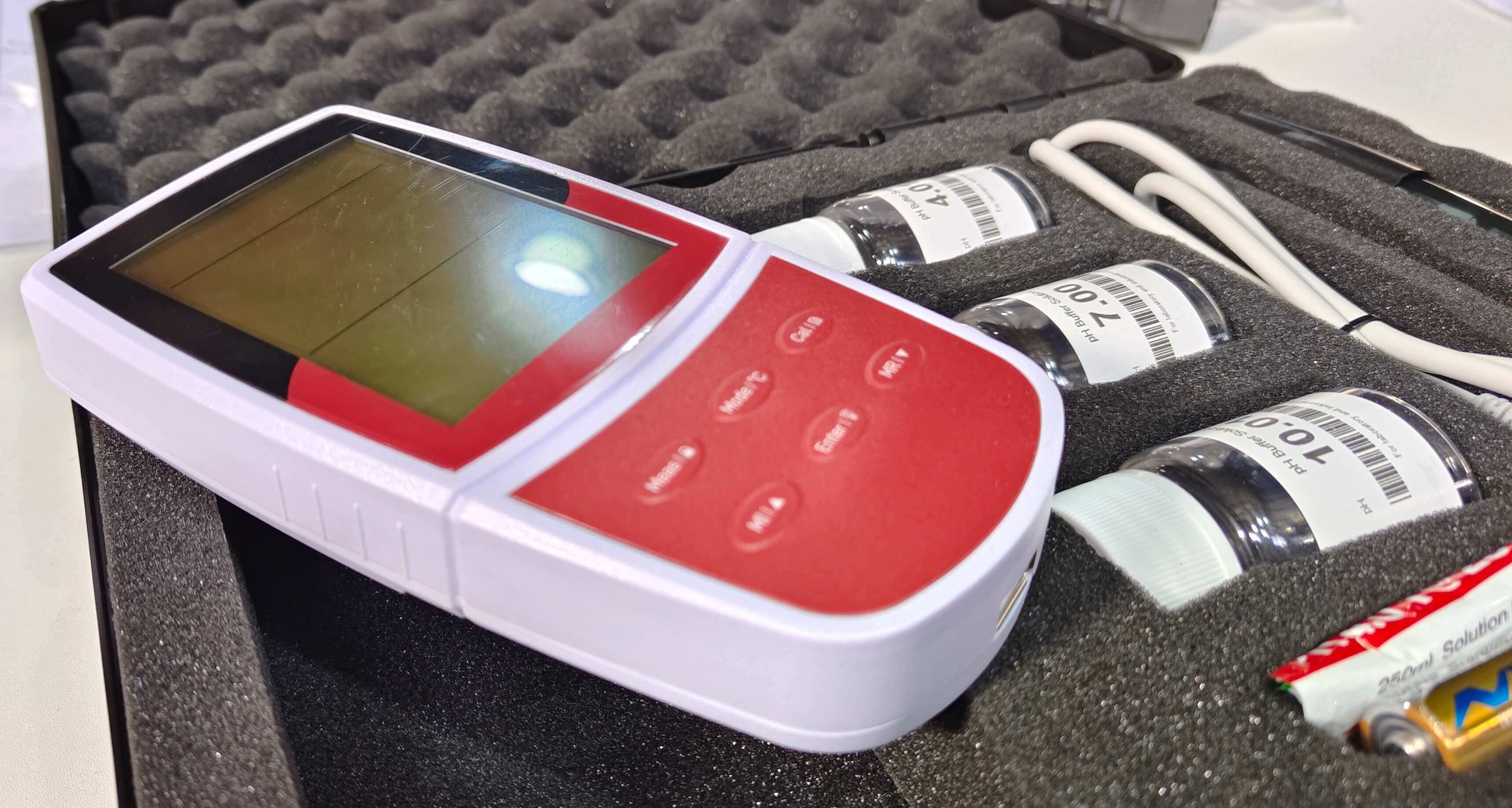 Portable pH Meter