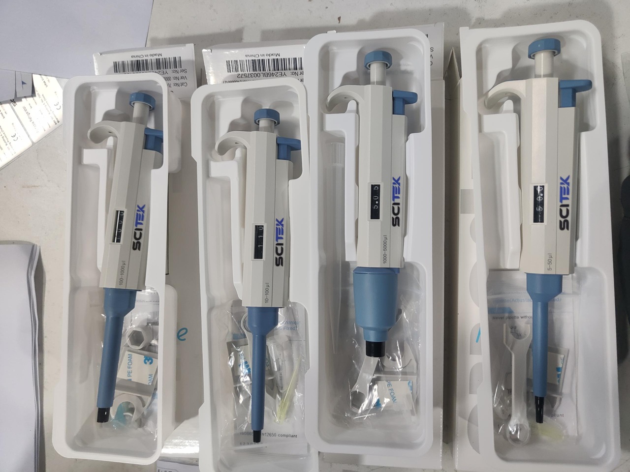 adjustable volume pipettes