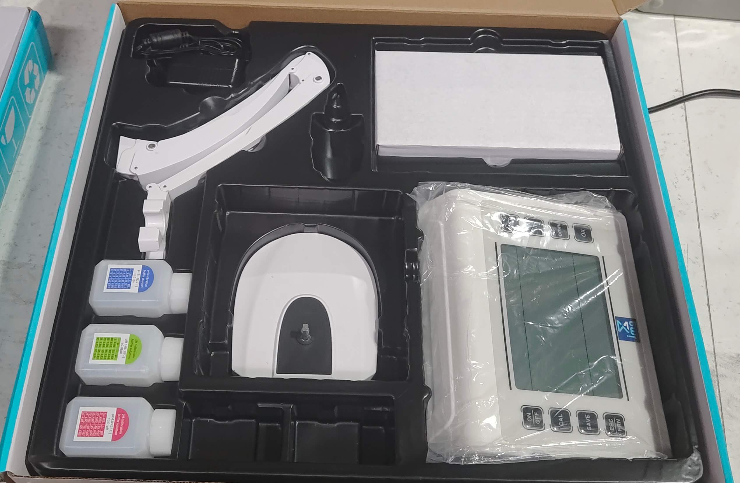 Benchtop pH/Conductivity Meter