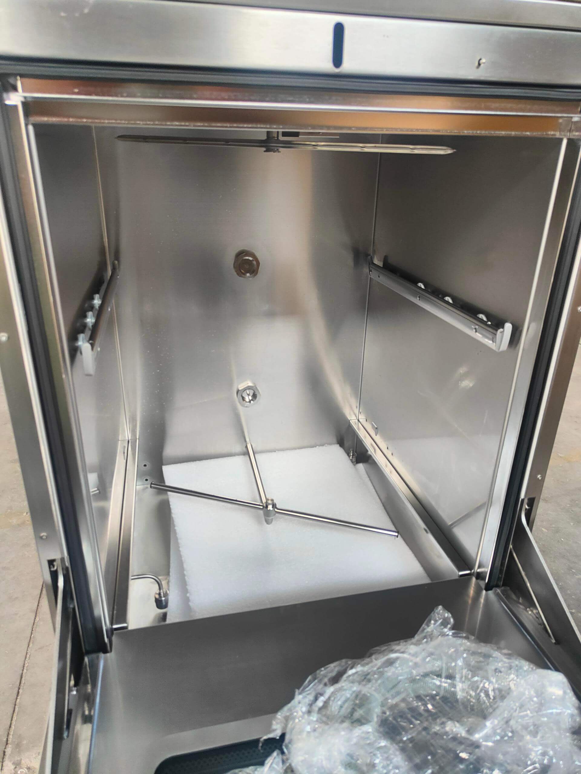 automatic glassware washer