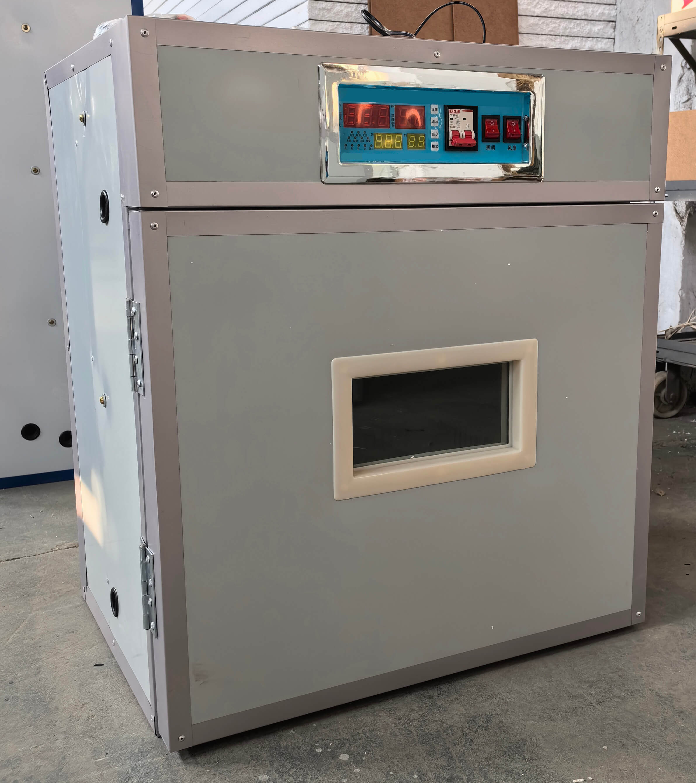 fully automatic egg incubator