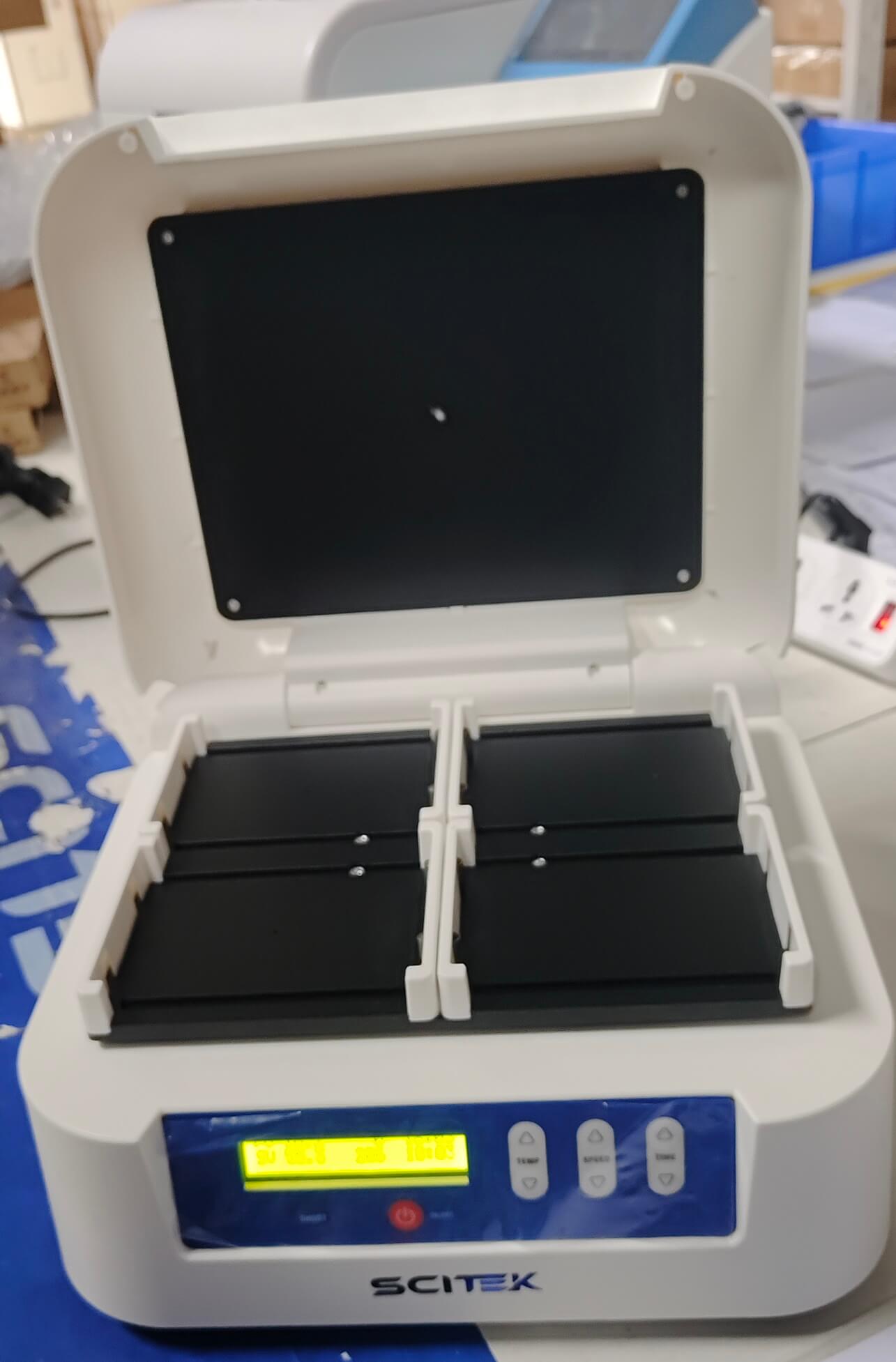 Microplate Incubator Shaker