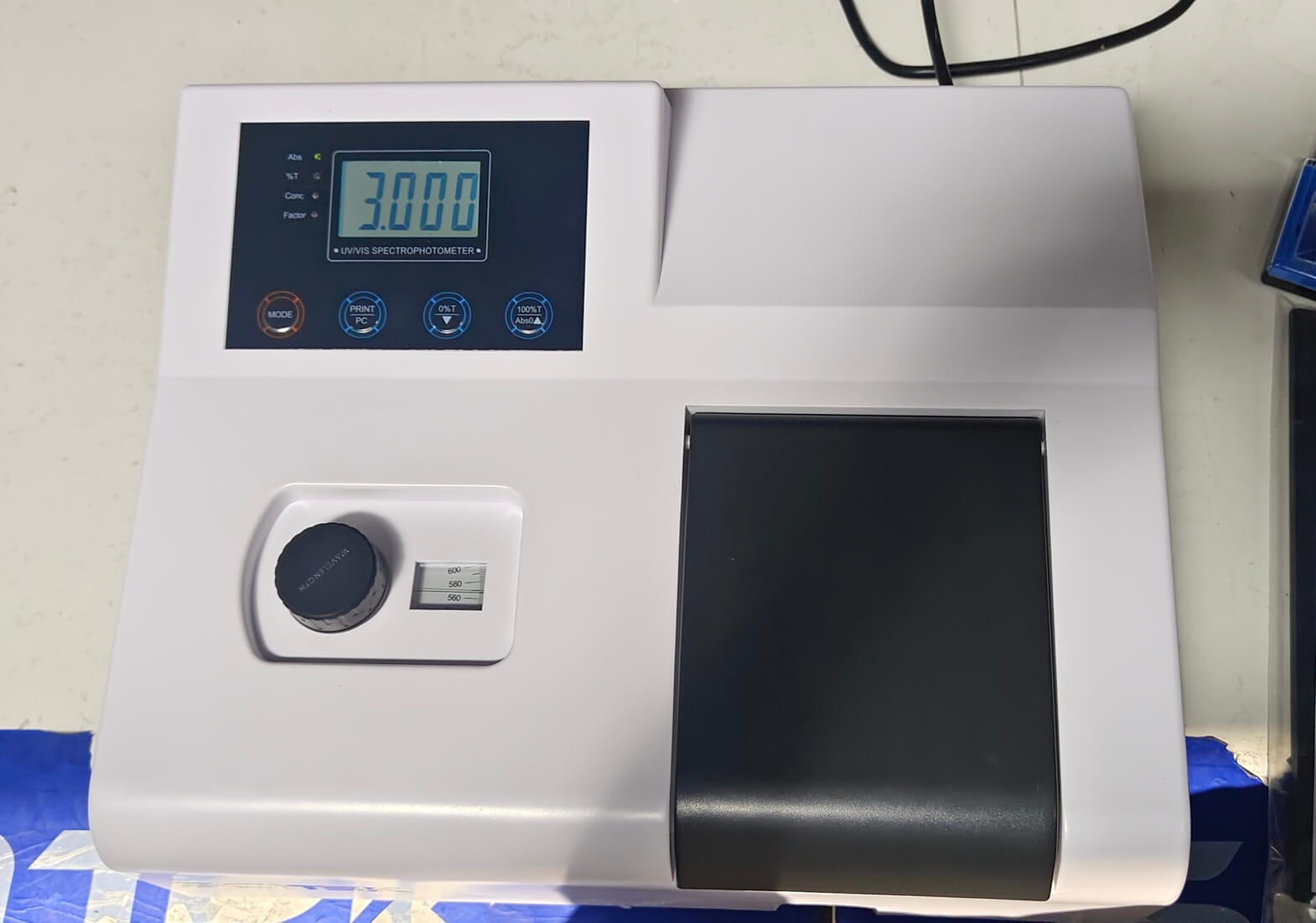 UV-VIS Spectrophotometer