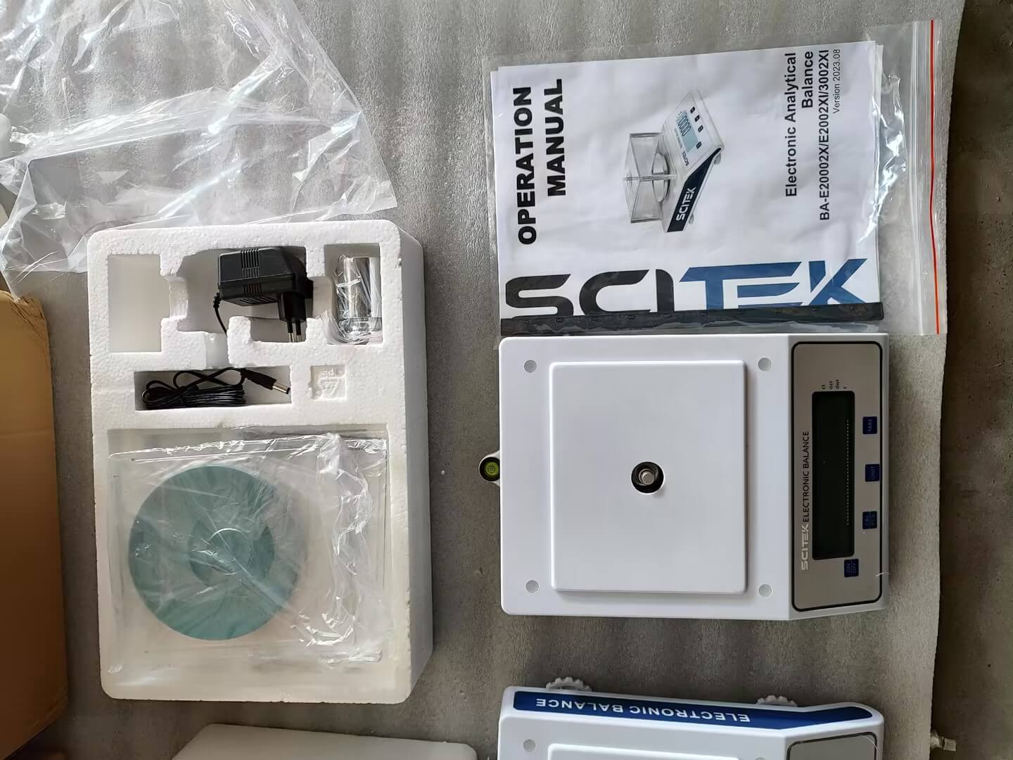 Electronic Analytical Balance