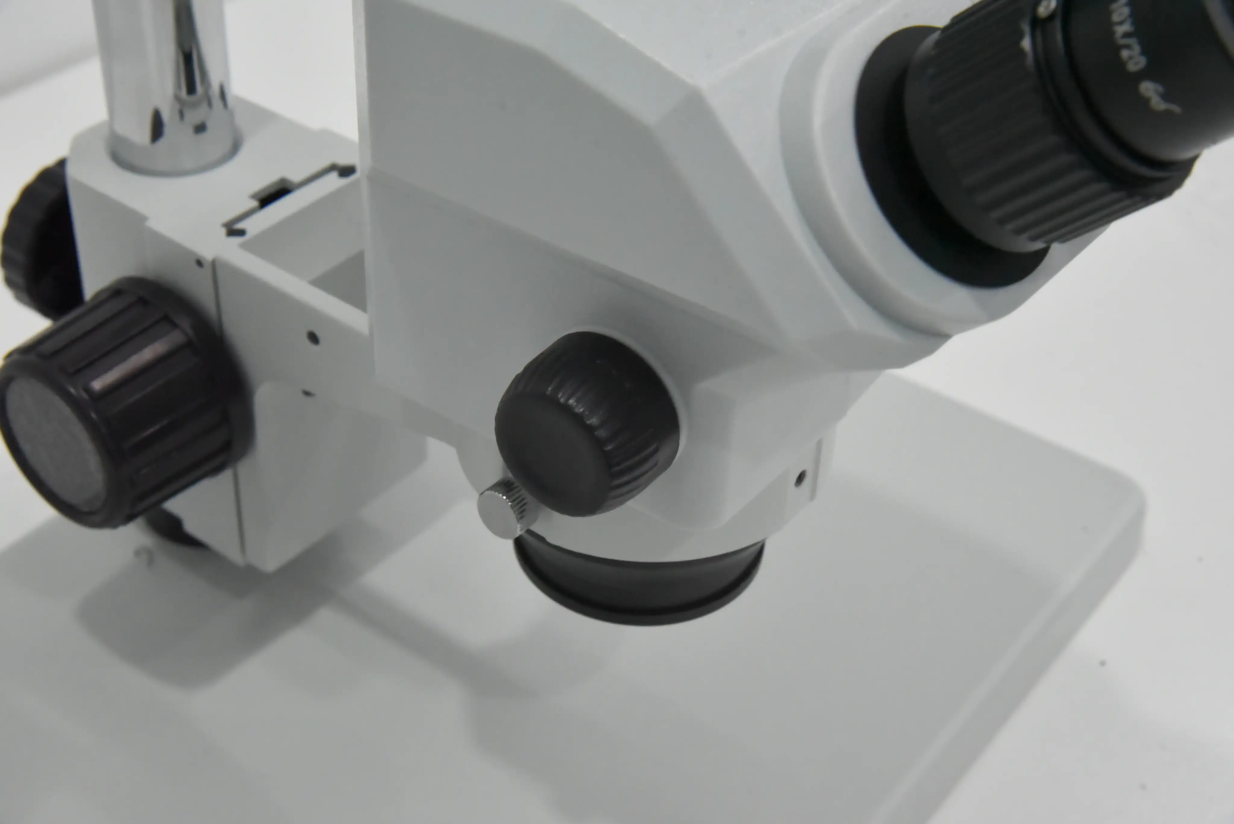 Stereo Zoom Microscope (2)-compressed