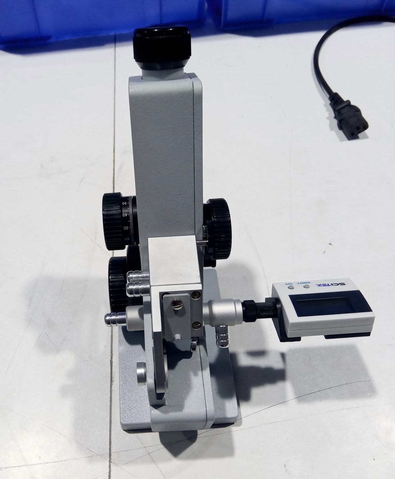 ABBE Refractometer (3) ABBE Refractometer (3)