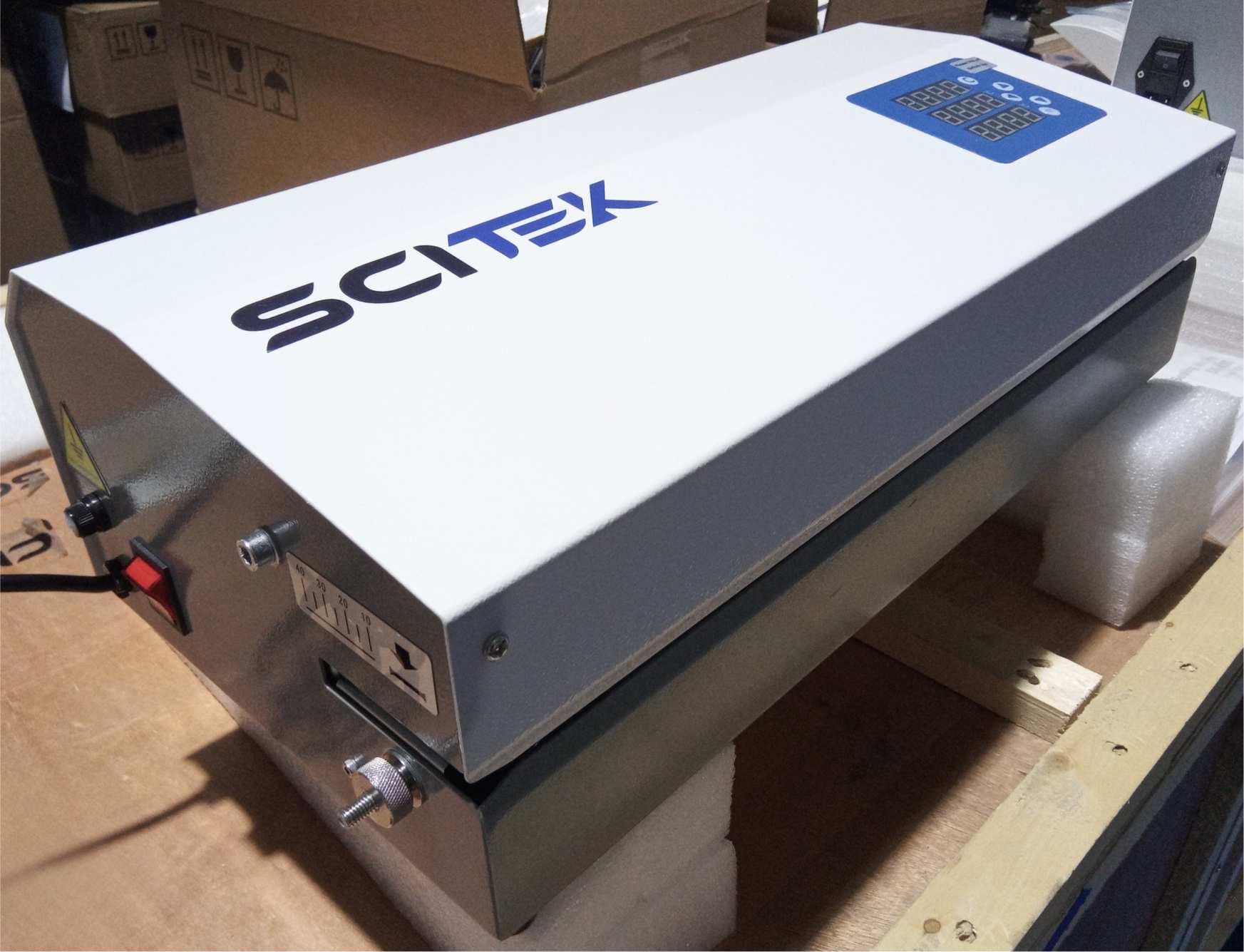 Automatic Sealing Machine (1) Automatic Sealing Machine (1)