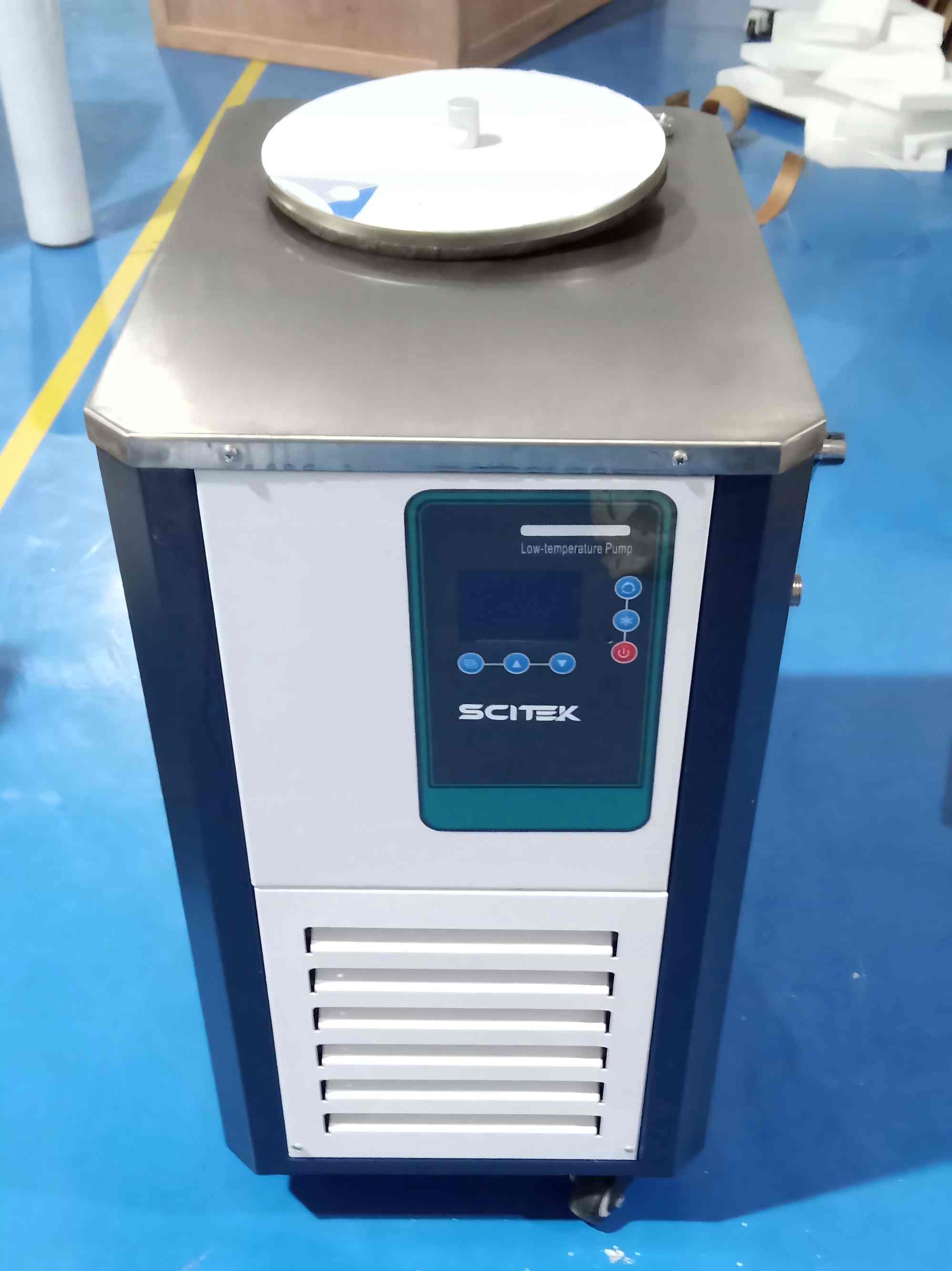 Low Temperature Cooling Liquid Circulator (3) Low Temperature Cooling Liquid Circulator (3)