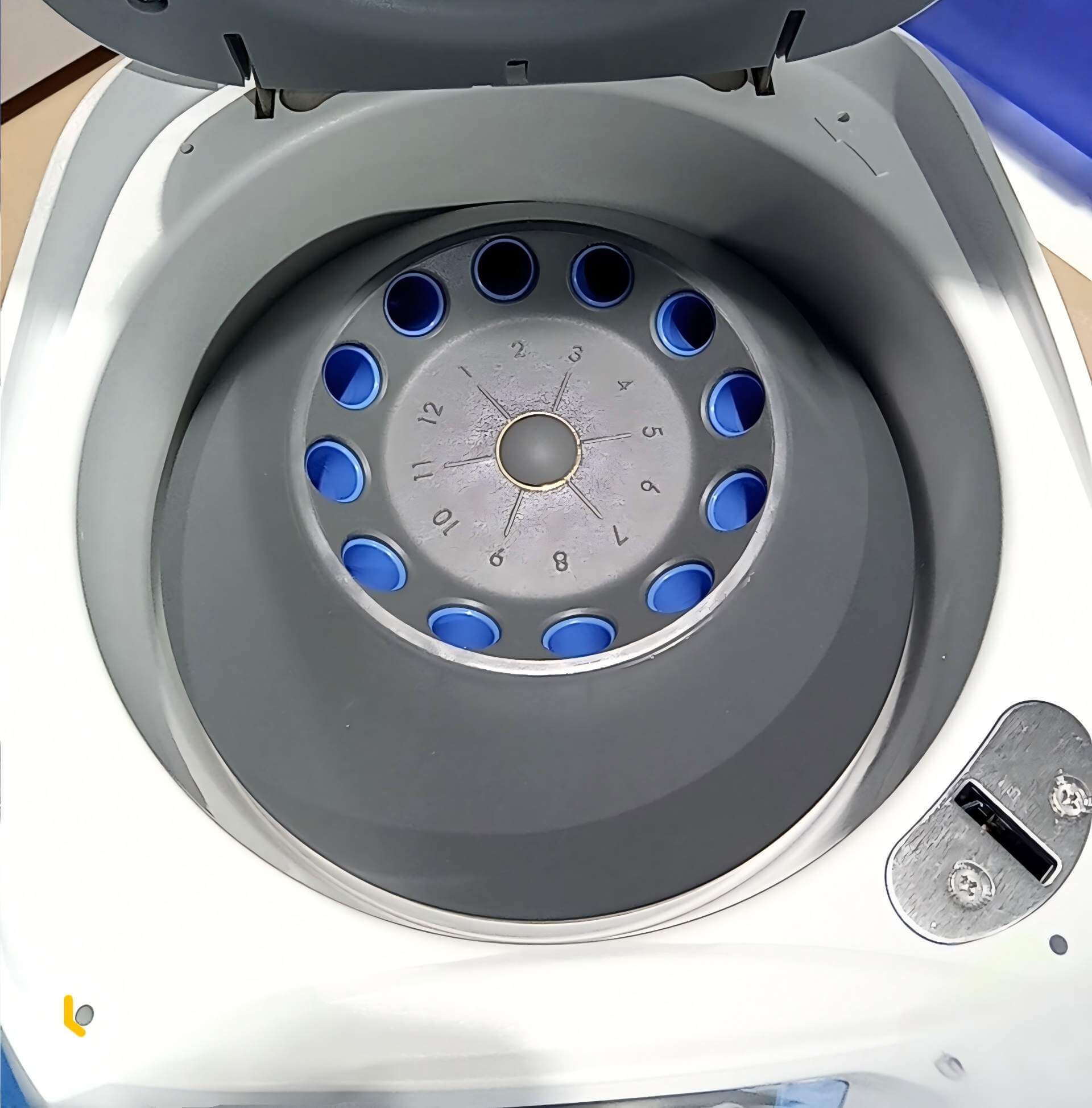 Clinical Centrifuge (5) Clinical Centrifuge (5)