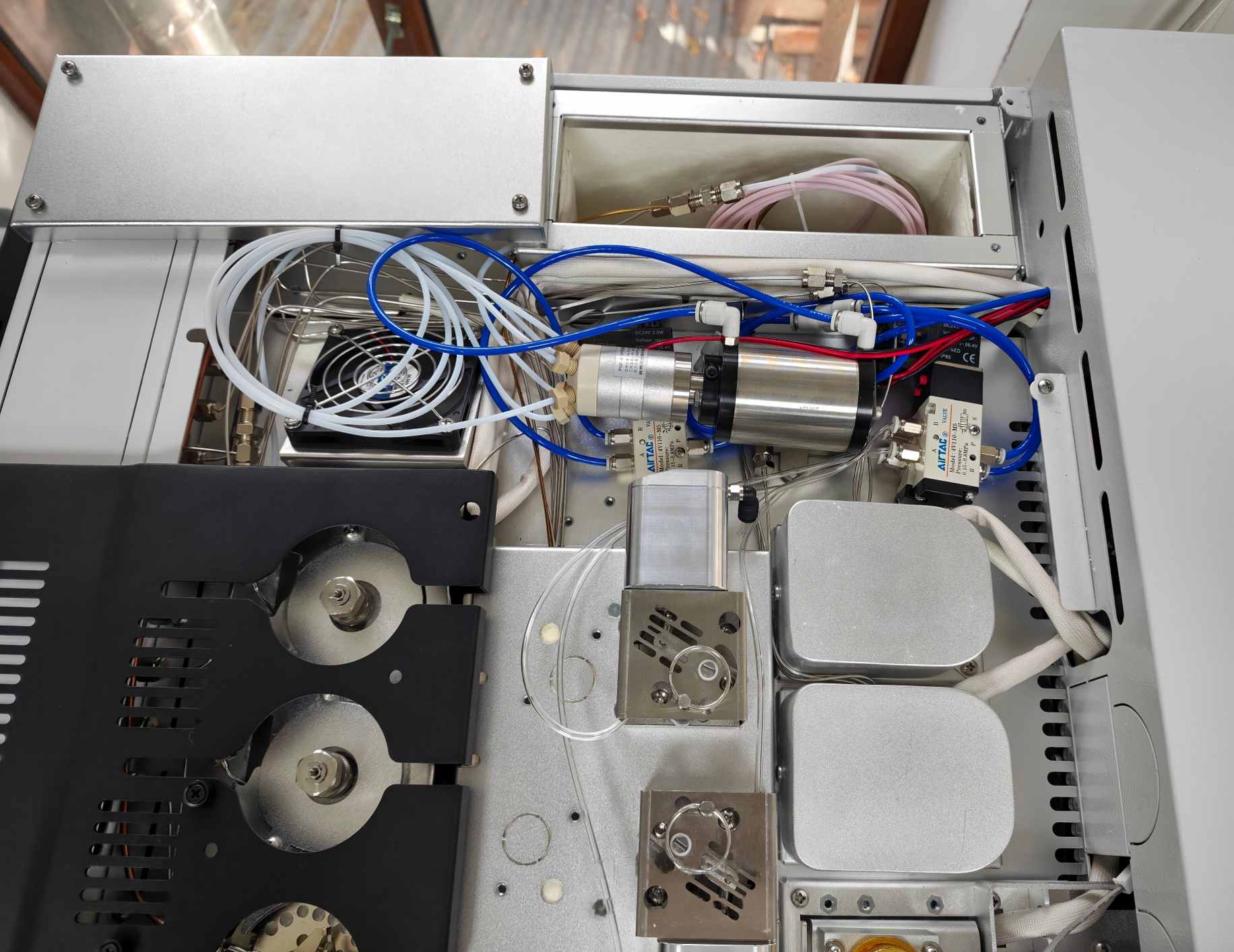 Gas Chromatograph (2).jpg