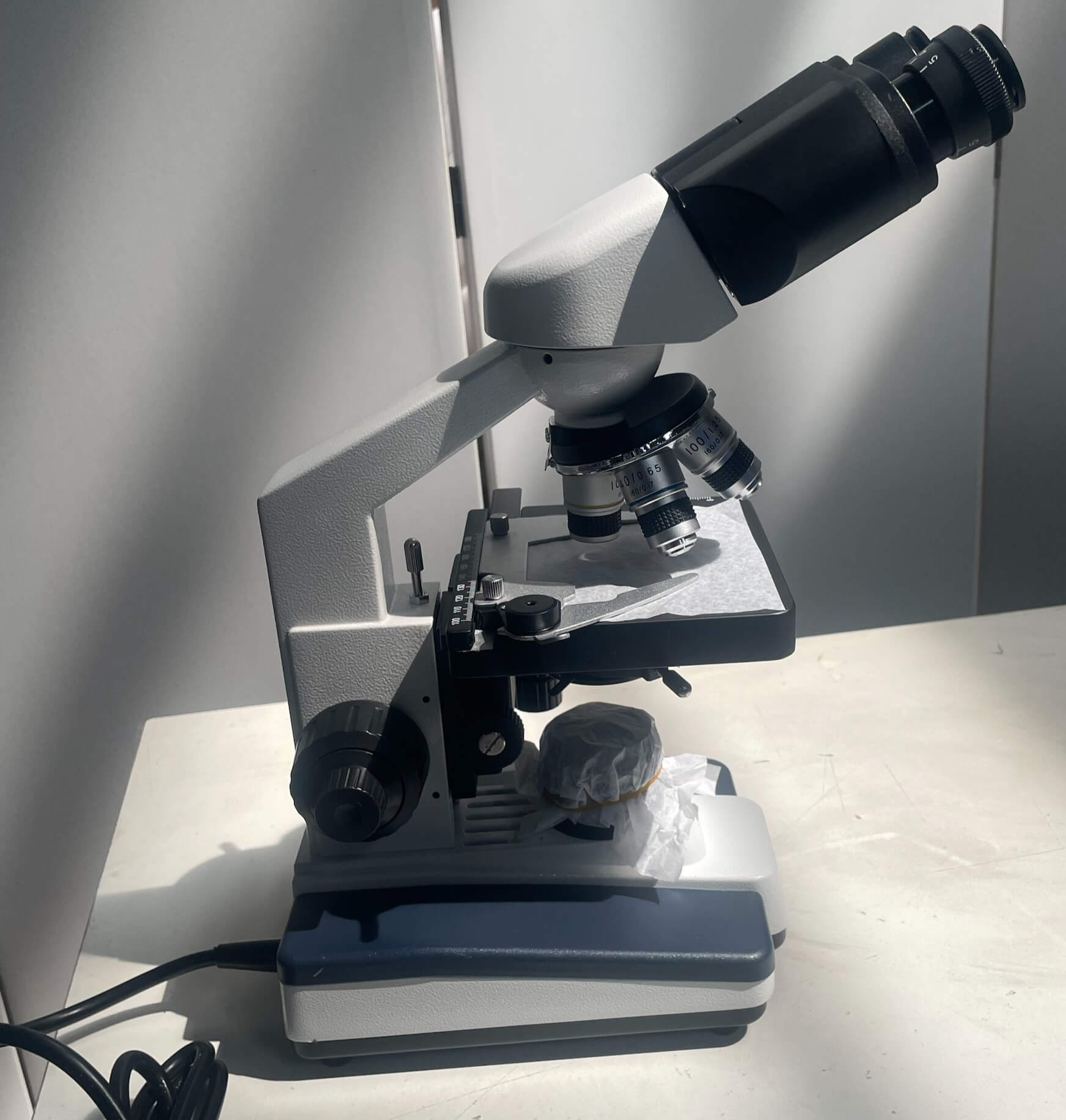 Biological Microscope (4) Biological Microscope (4)