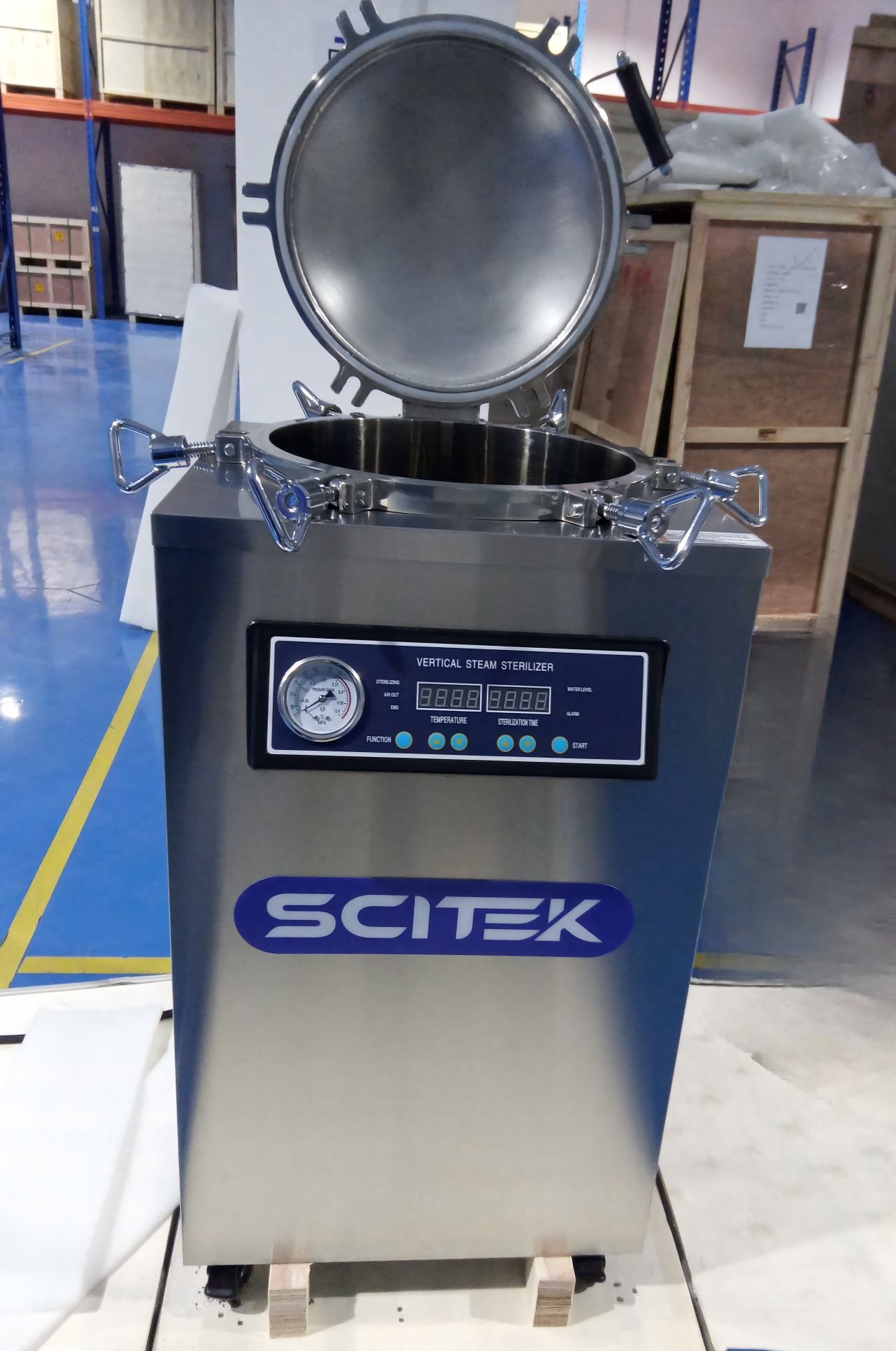 Vertical Pressure Steam Sterillzer (3) Vertical Pressure Steam Sterillzer (3)