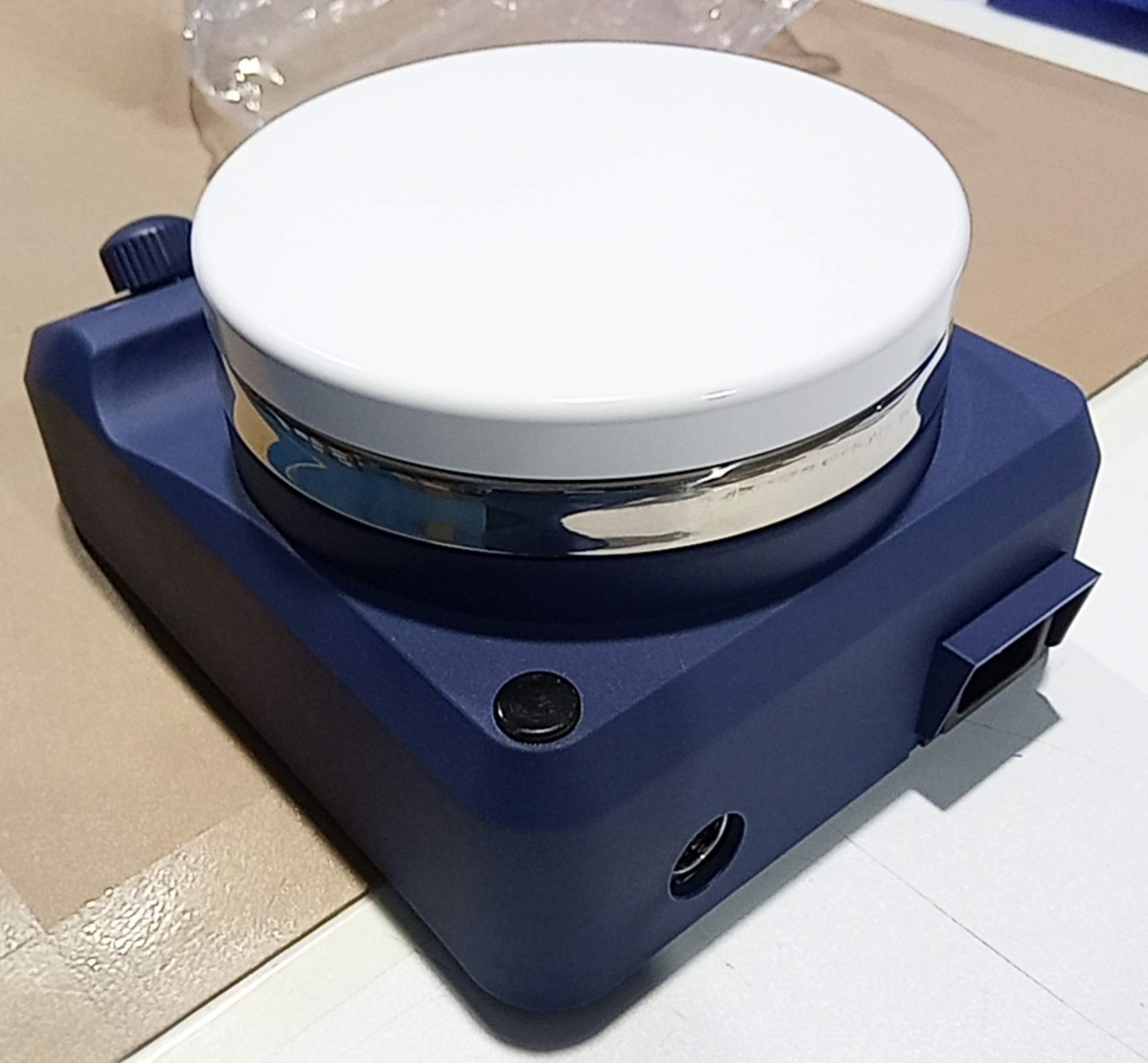 Hotplate Magnetic Stirrer (2) Hotplate Magnetic Stirrer (2)