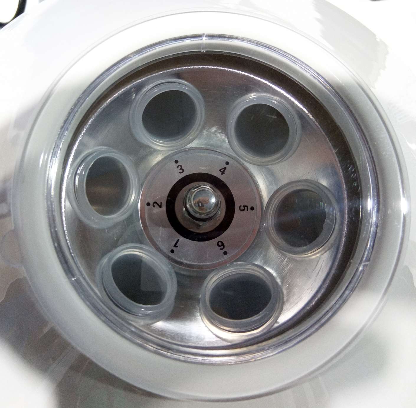 Low Speed Centrifuge (2) Low Speed Centrifuge (2)