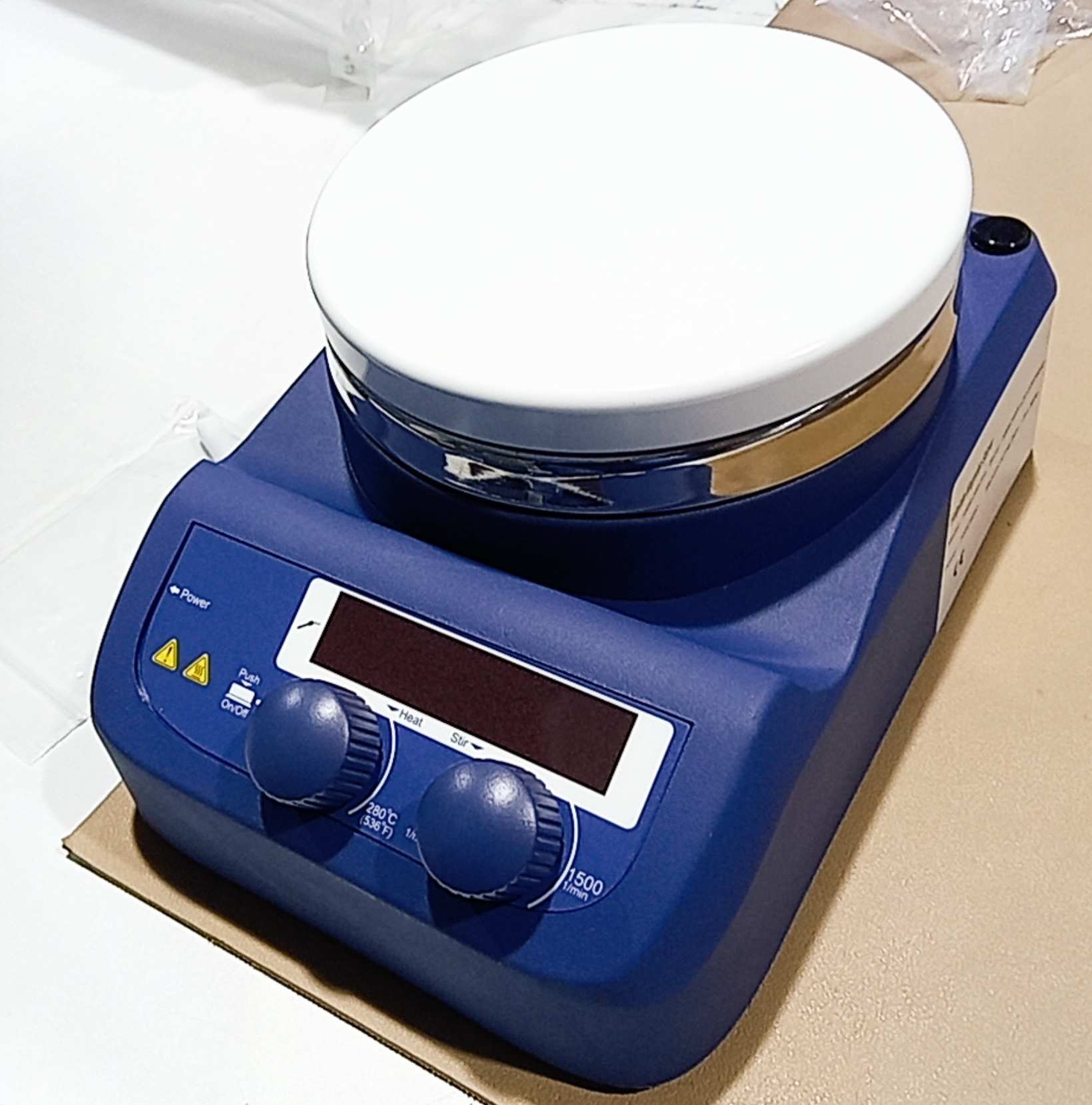 Hotplate Magnetic Stirrer (7) Hotplate Magnetic Stirrer (7)