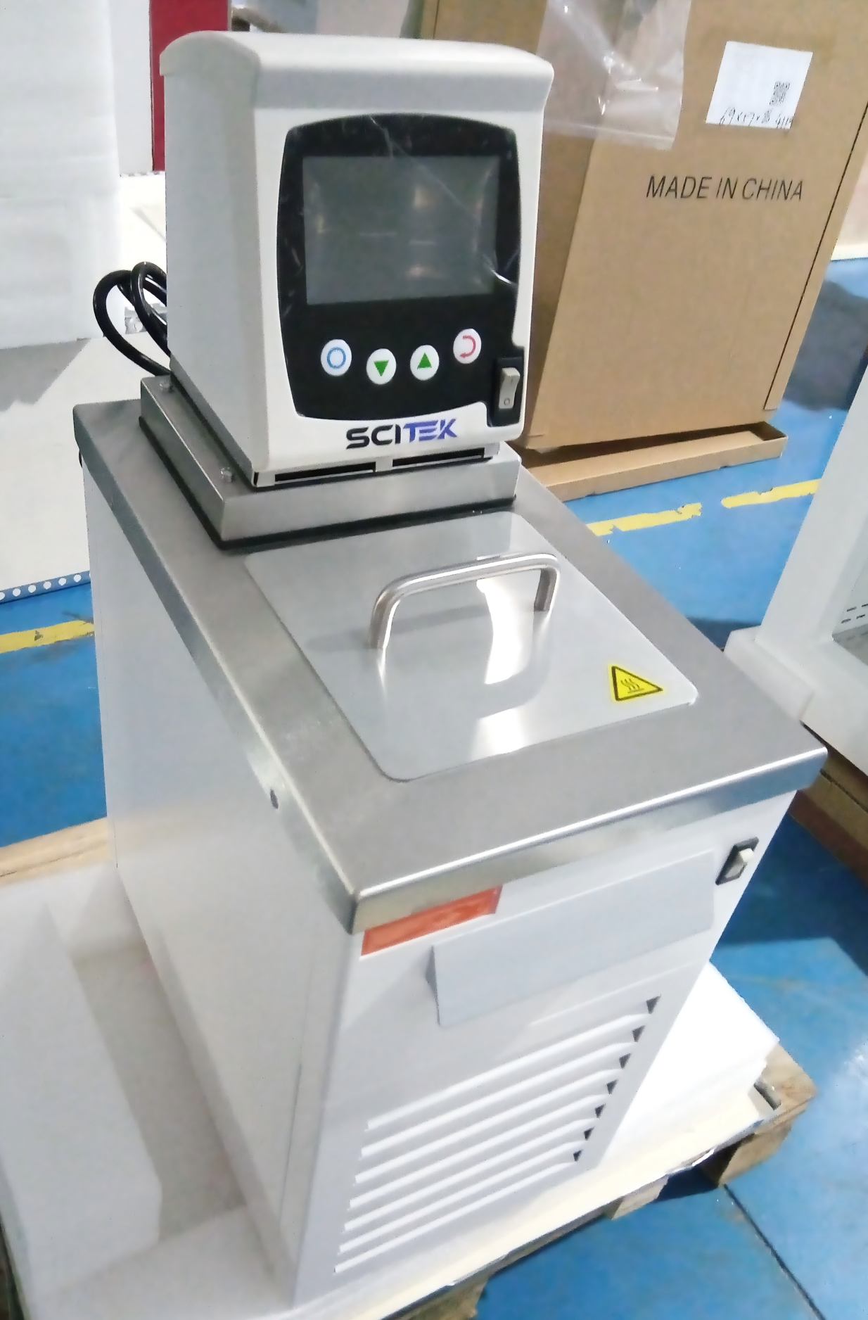 Refrigerated And Heating Circulator (2) Refrigerated And Heating Circulator (2)